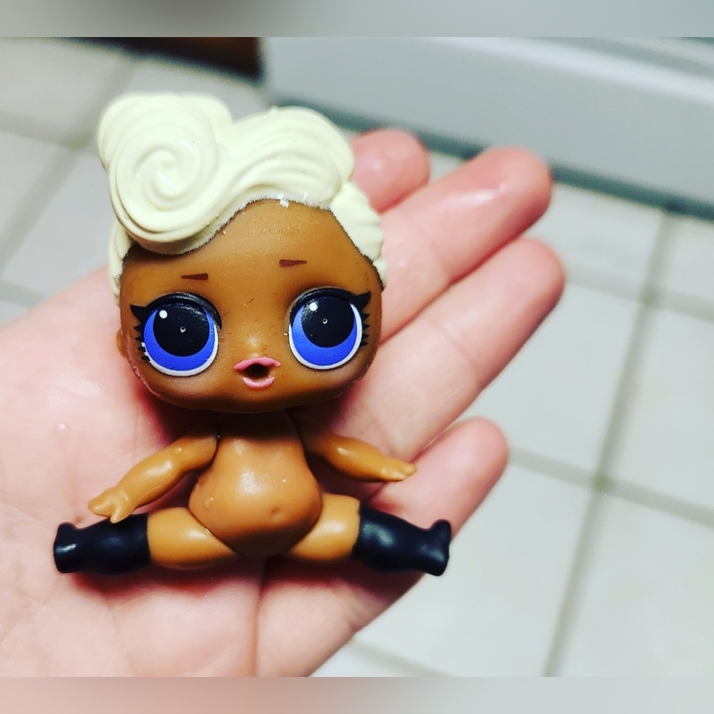 LOL Surprise Dolls Series 3 Confetti Pop Funky Q.T.